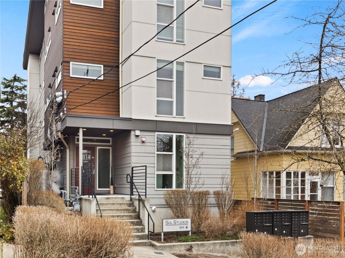 MLS #NWM2498544 image #0