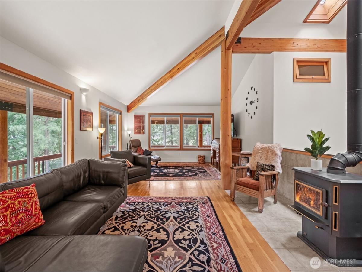 MLS #NWM2500627 image #0
