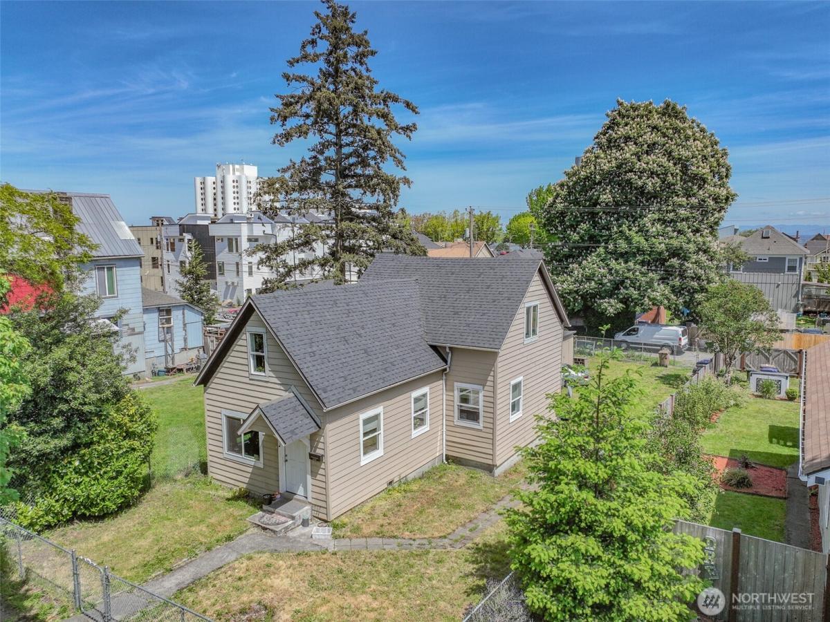 MLS #NWM2503778 image #0