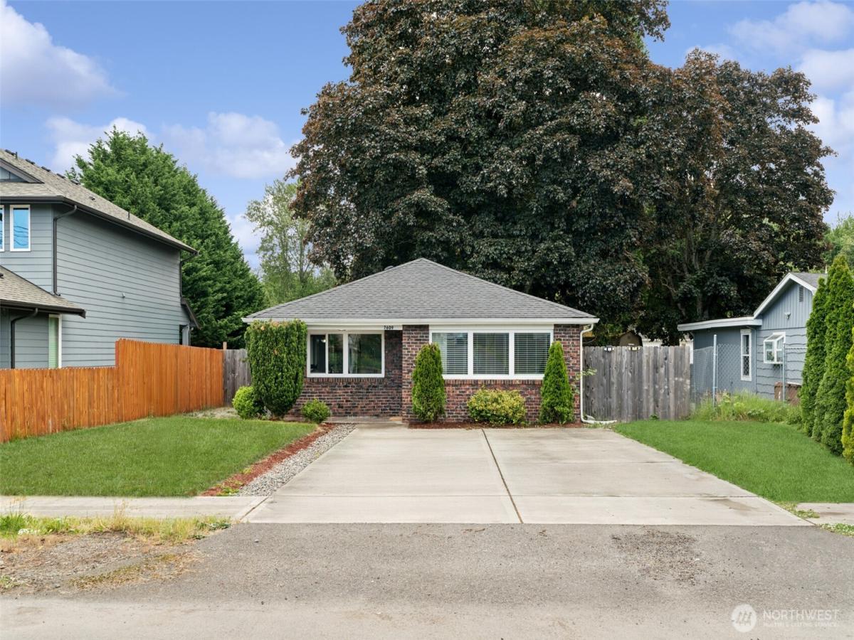 MLS #NWM2508365 image #0