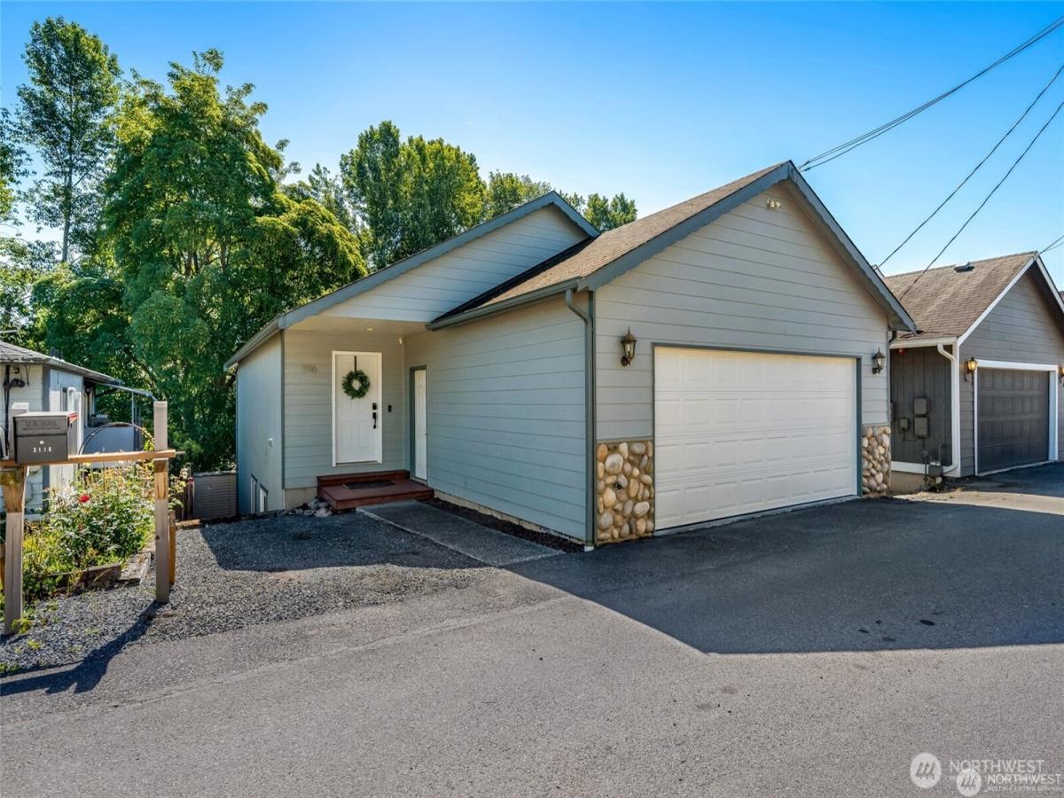 MLS #NWM2513441 image #0