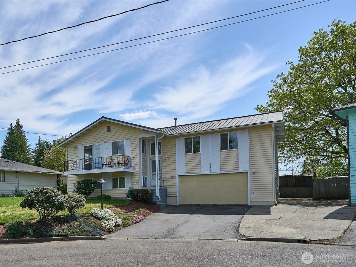 MLS #NWM2515053 image #0