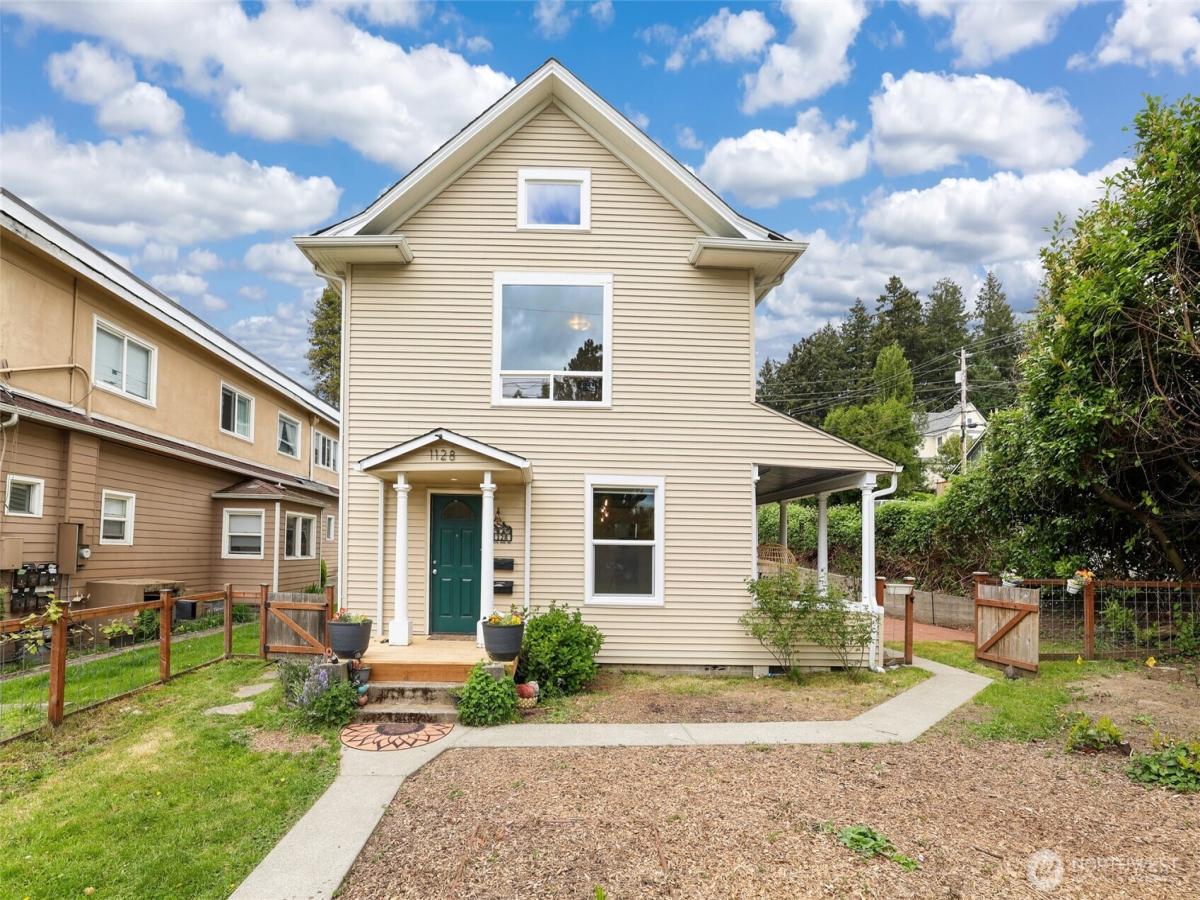MLS #NWM2515075 image #0