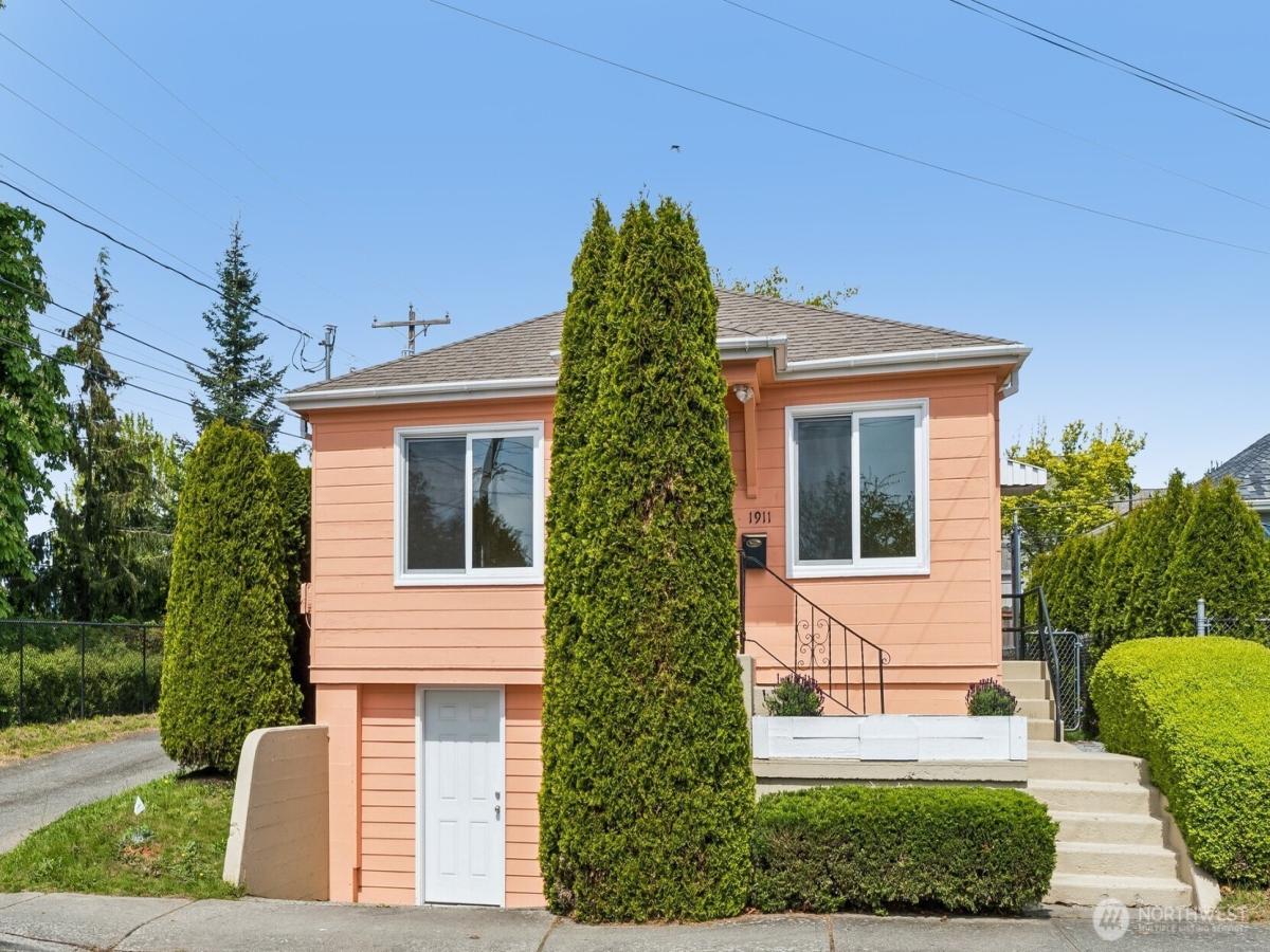 MLS #NWM2515130 image #0