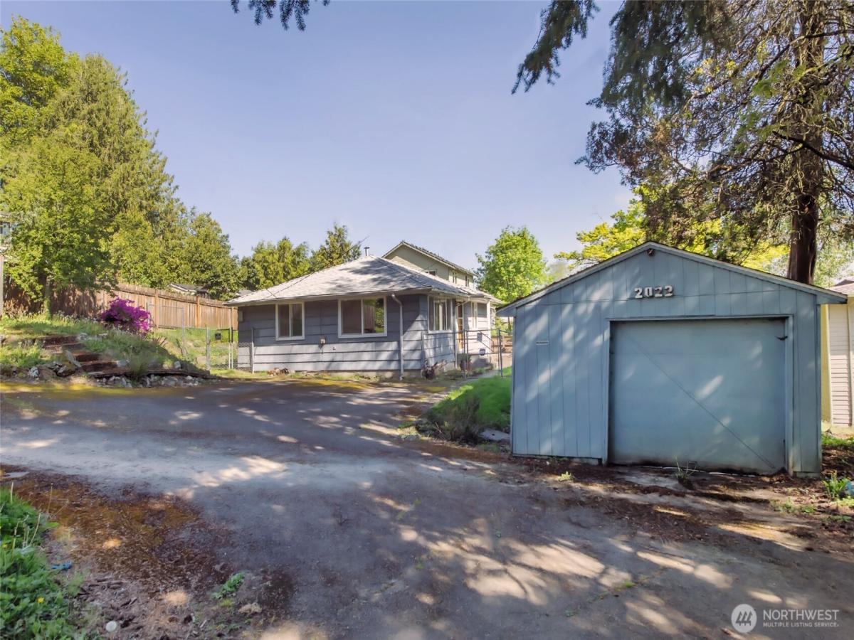 MLS #NWM2515658 image #0