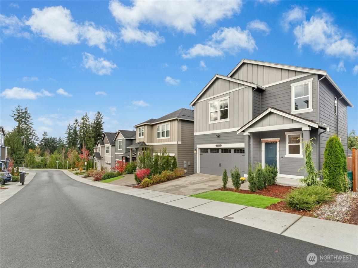 MLS #NWM2516208 image #0