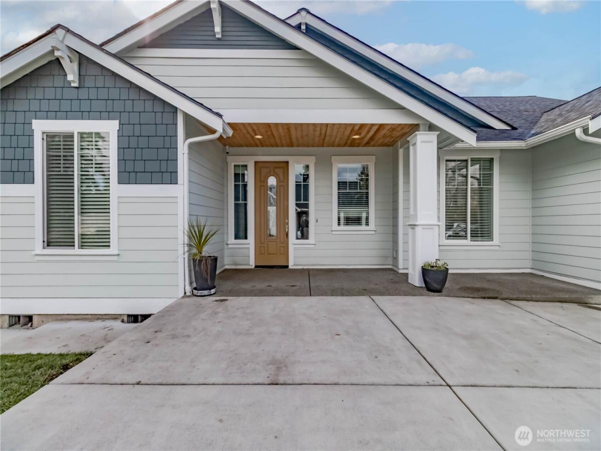 MLS #NWM2516850 image #0