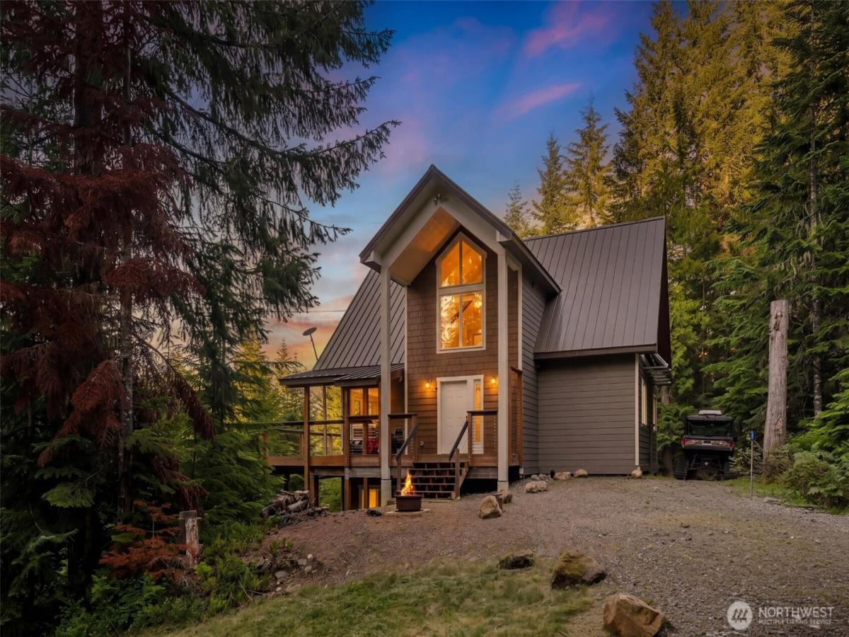 MLS #NWM2517536 image #0