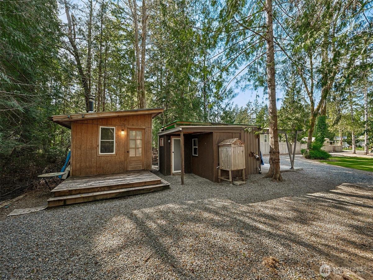 MLS #NWM2518544 image #0