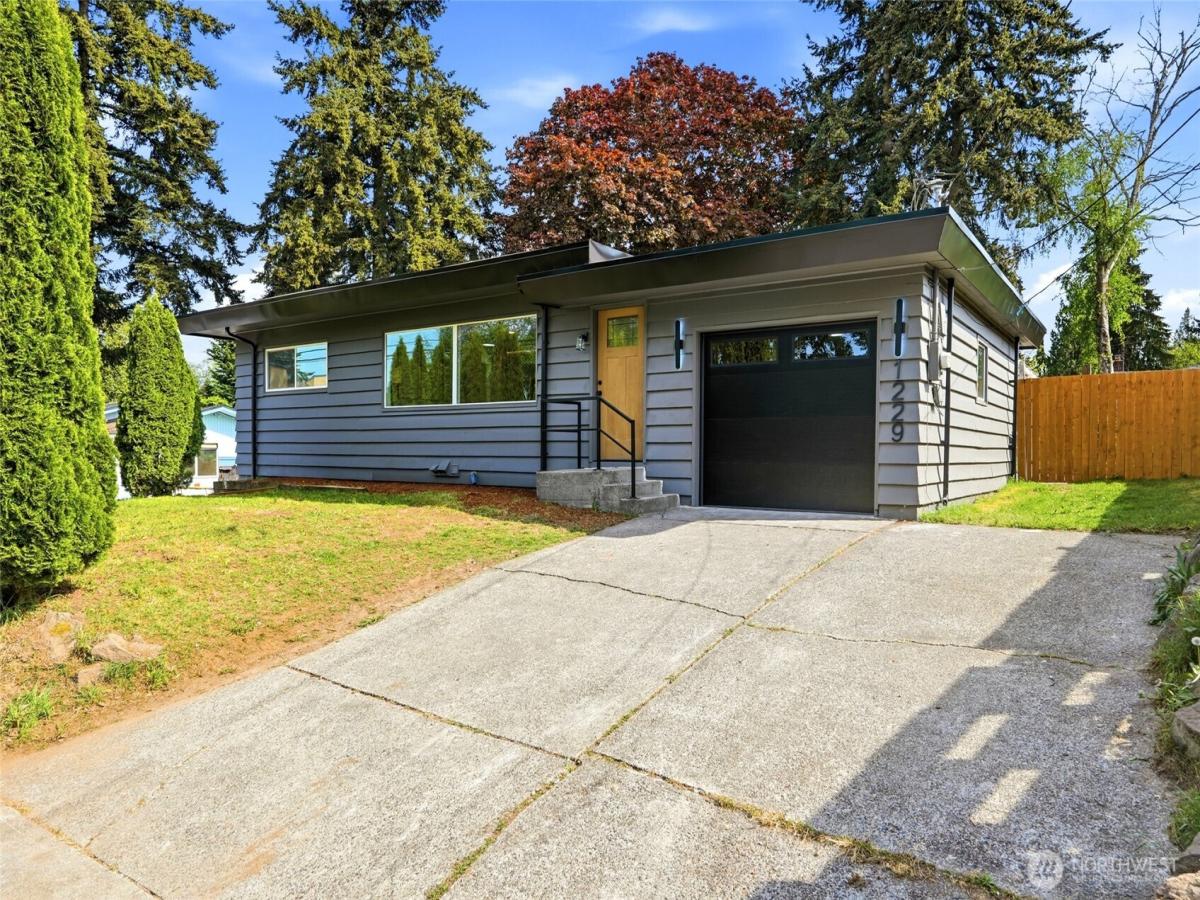 MLS #NWM2520674 image #0