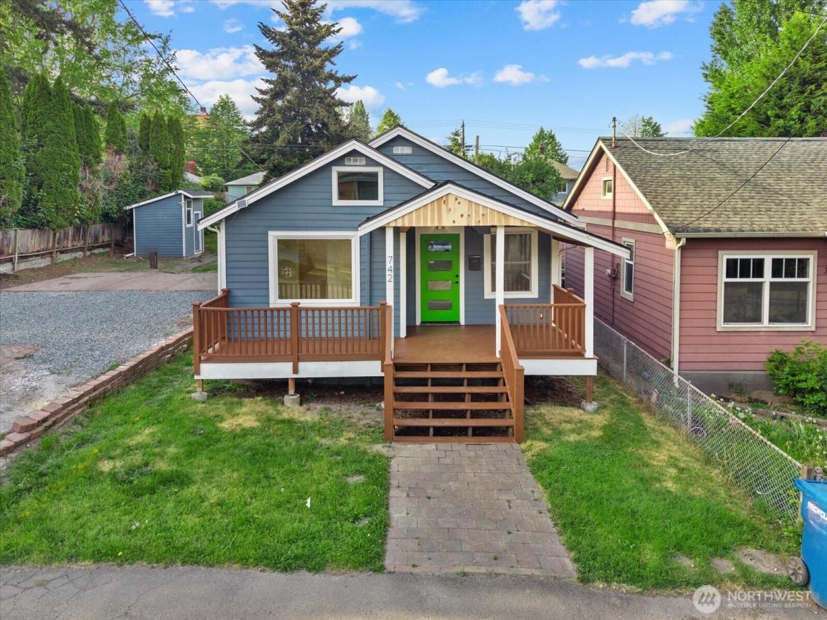 MLS #NWM2521465 image #0
