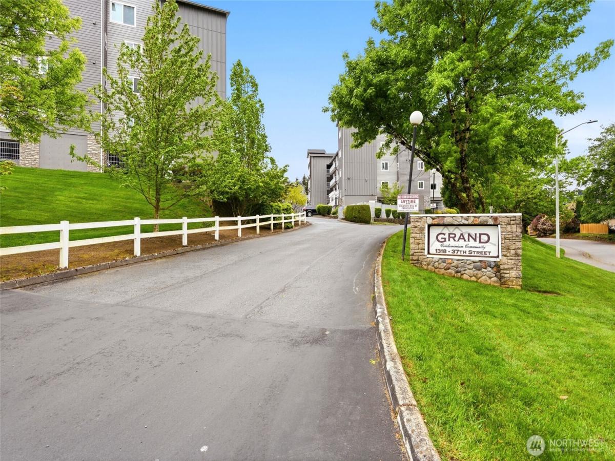 MLS #NWM2521527 image #0