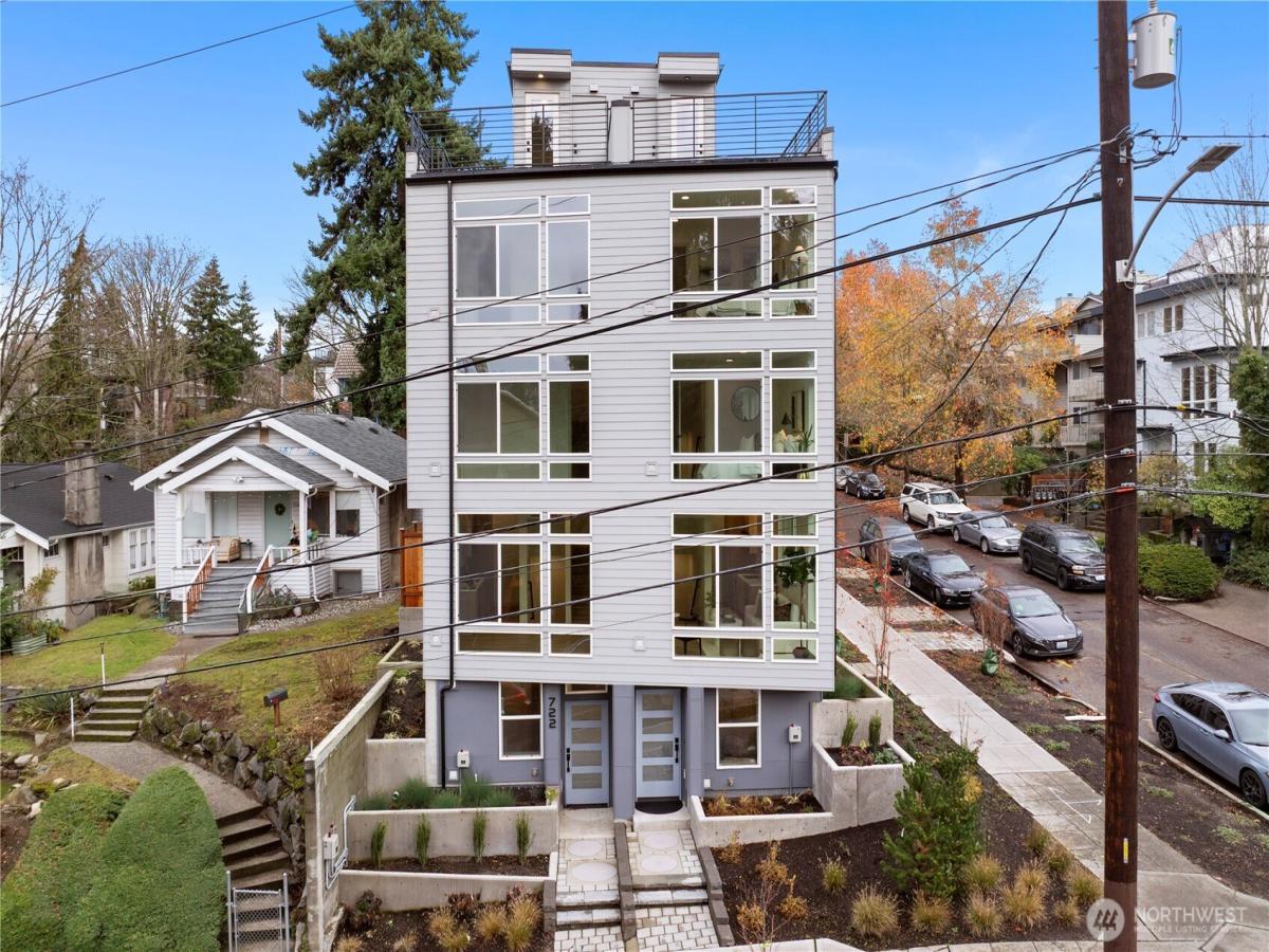 MLS #NWM2523521 image #0
