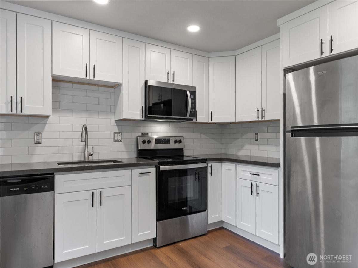 MLS #NWM2524311 image #0