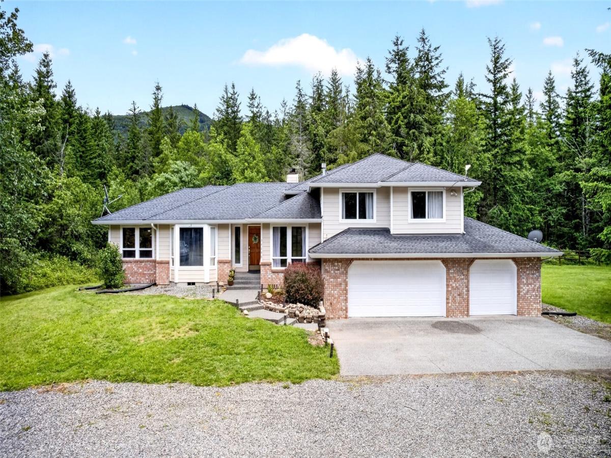 MLS #NWM2526338 image #0