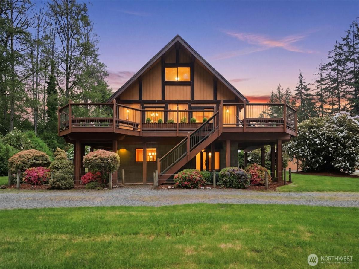 MLS #NWM2528054 image #0