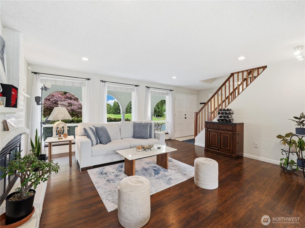MLS #NWM2528700 image #0