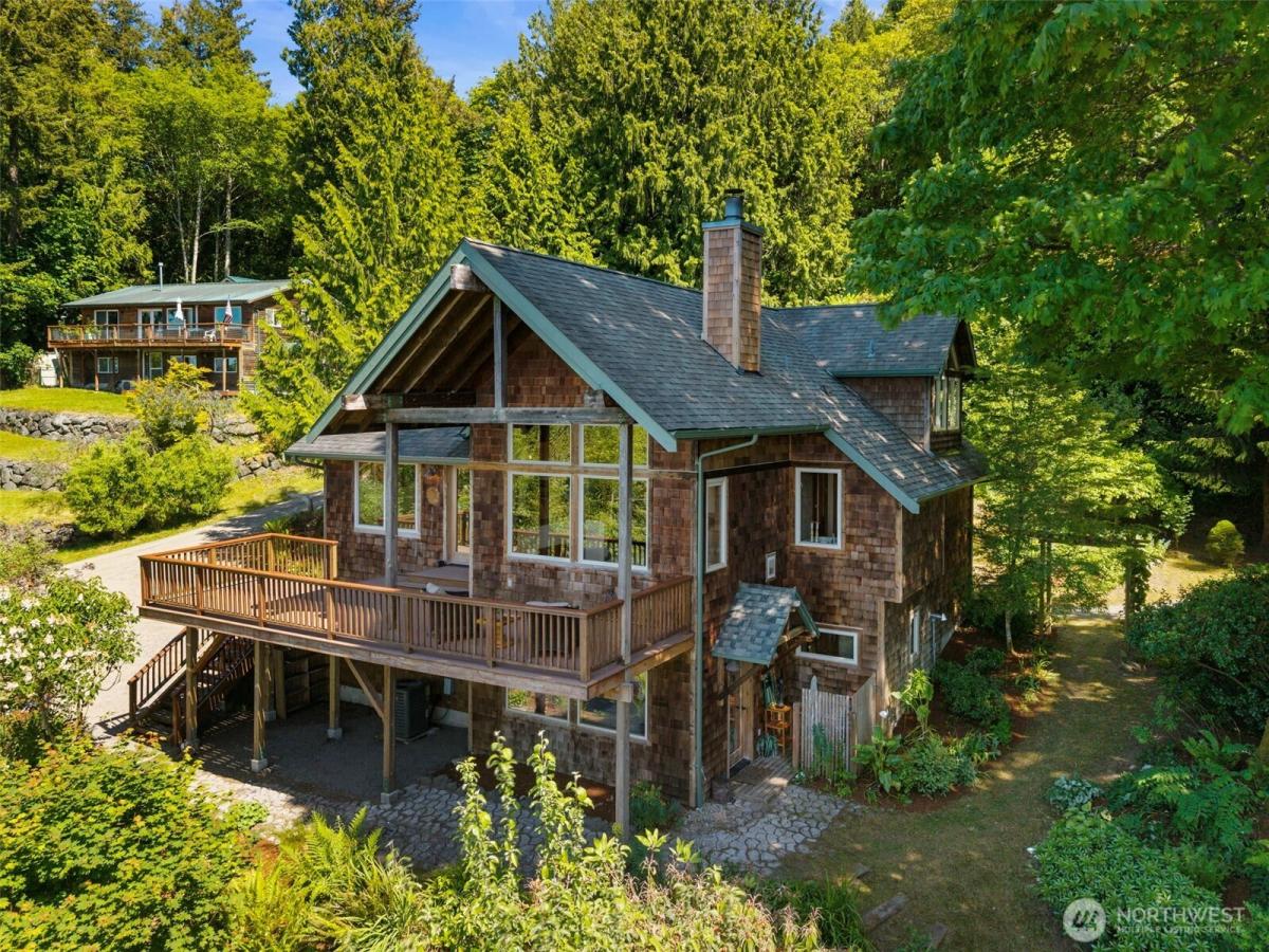 MLS #NWM2532688 image #0