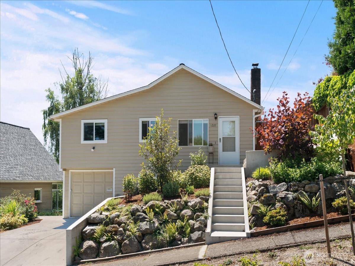 MLS #NWM2533379 image #0