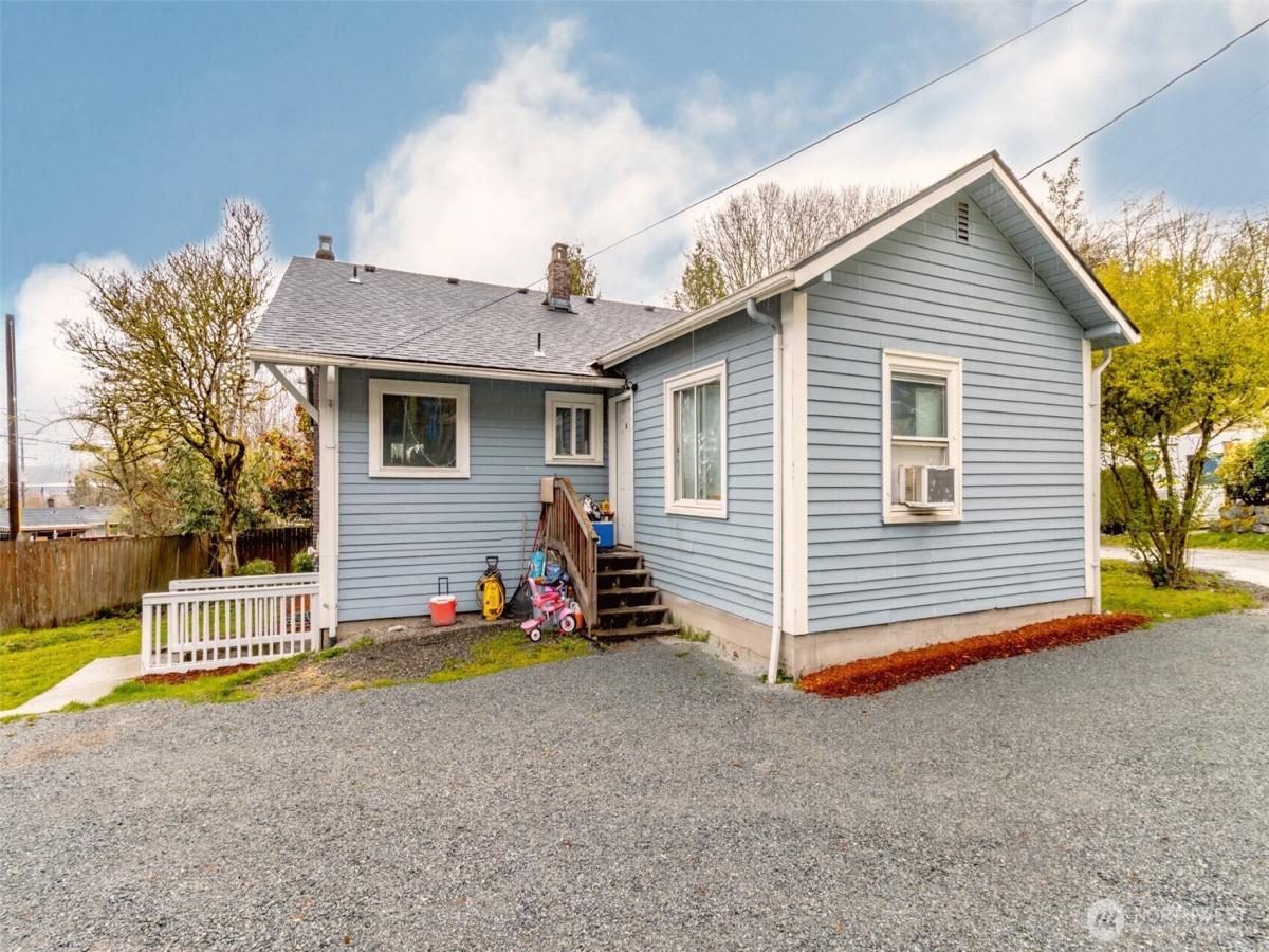 MLS #NWM2533852 image #0