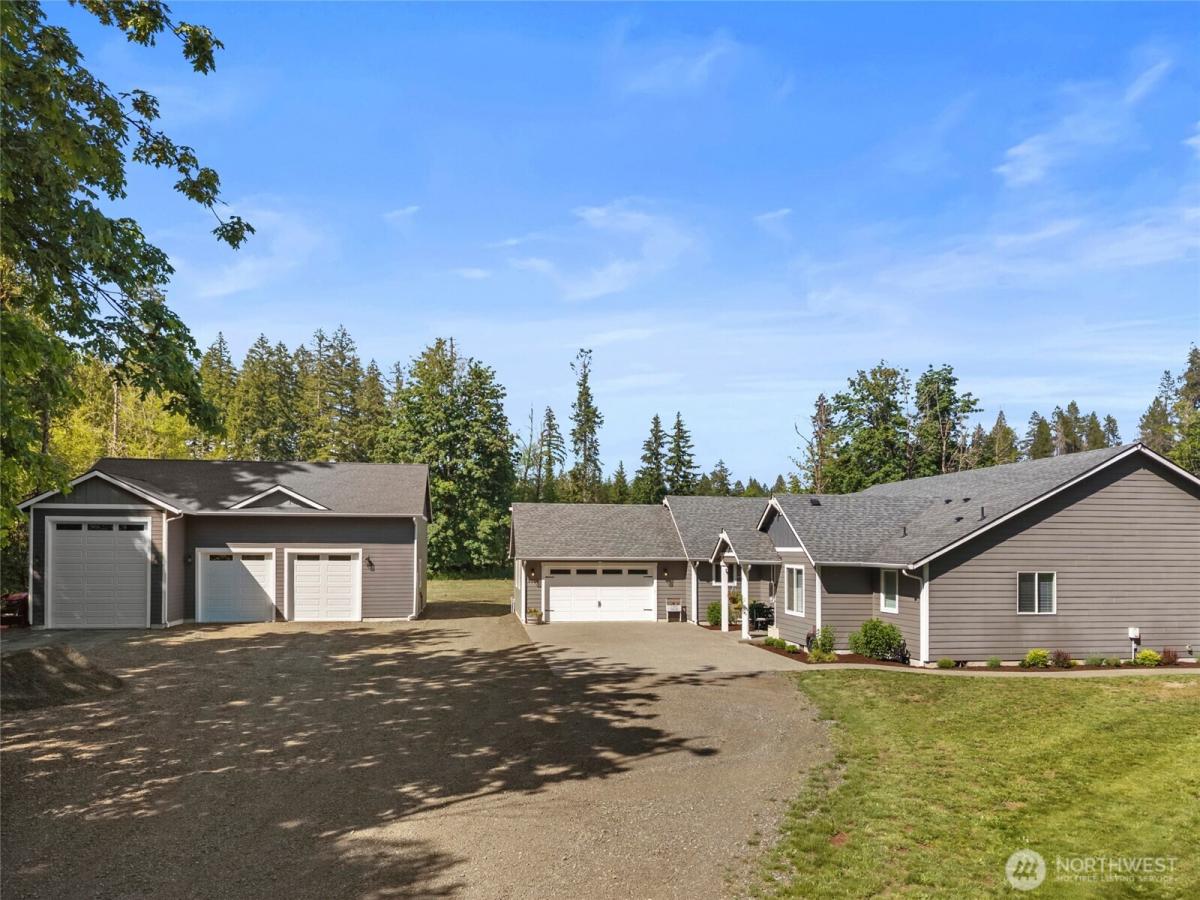 MLS #NWM2534205 image #0