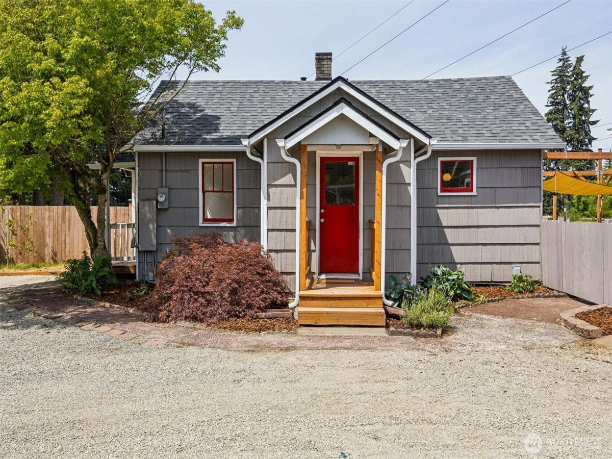 MLS #NWM2535272 image #0