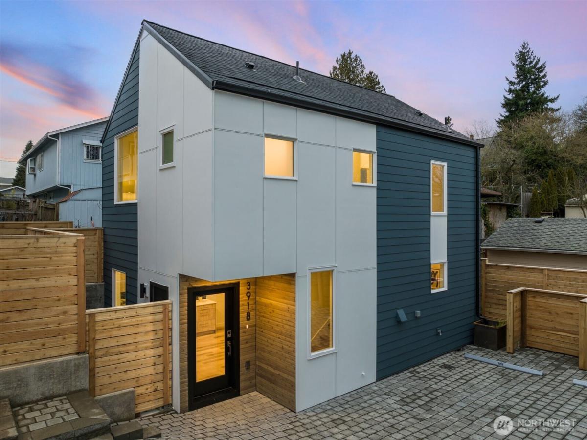 MLS #NWM2535594 image #0