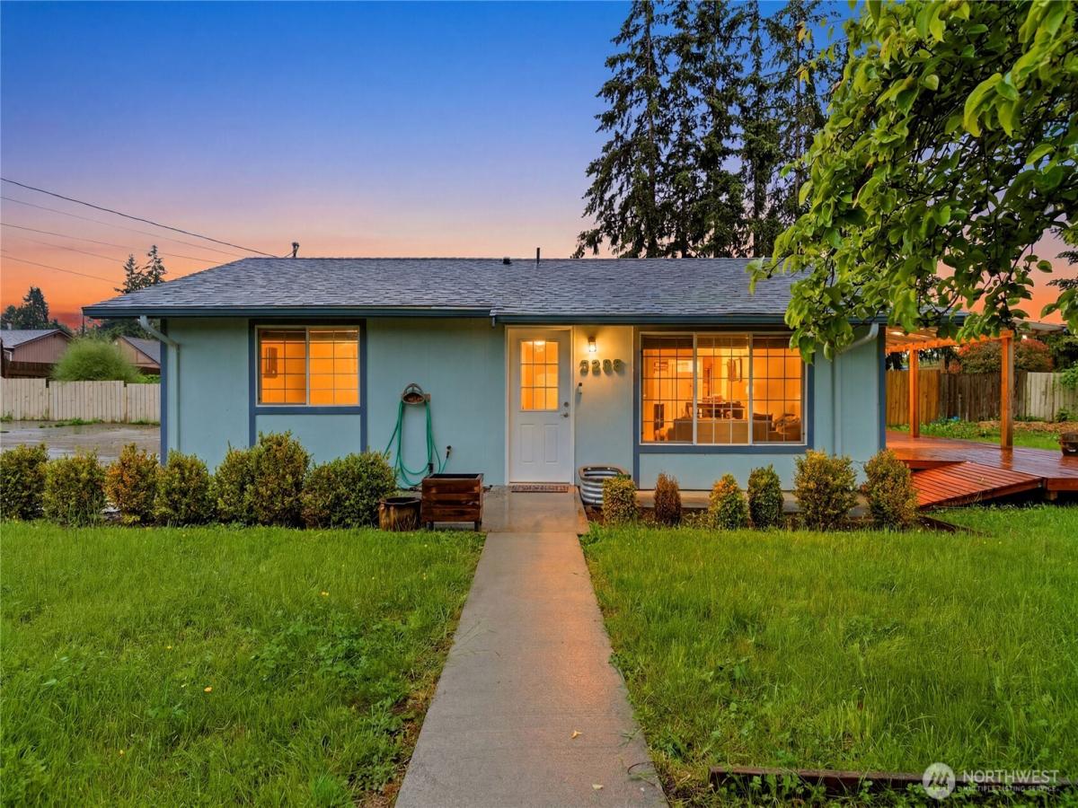 MLS #NWM2535911 image #0