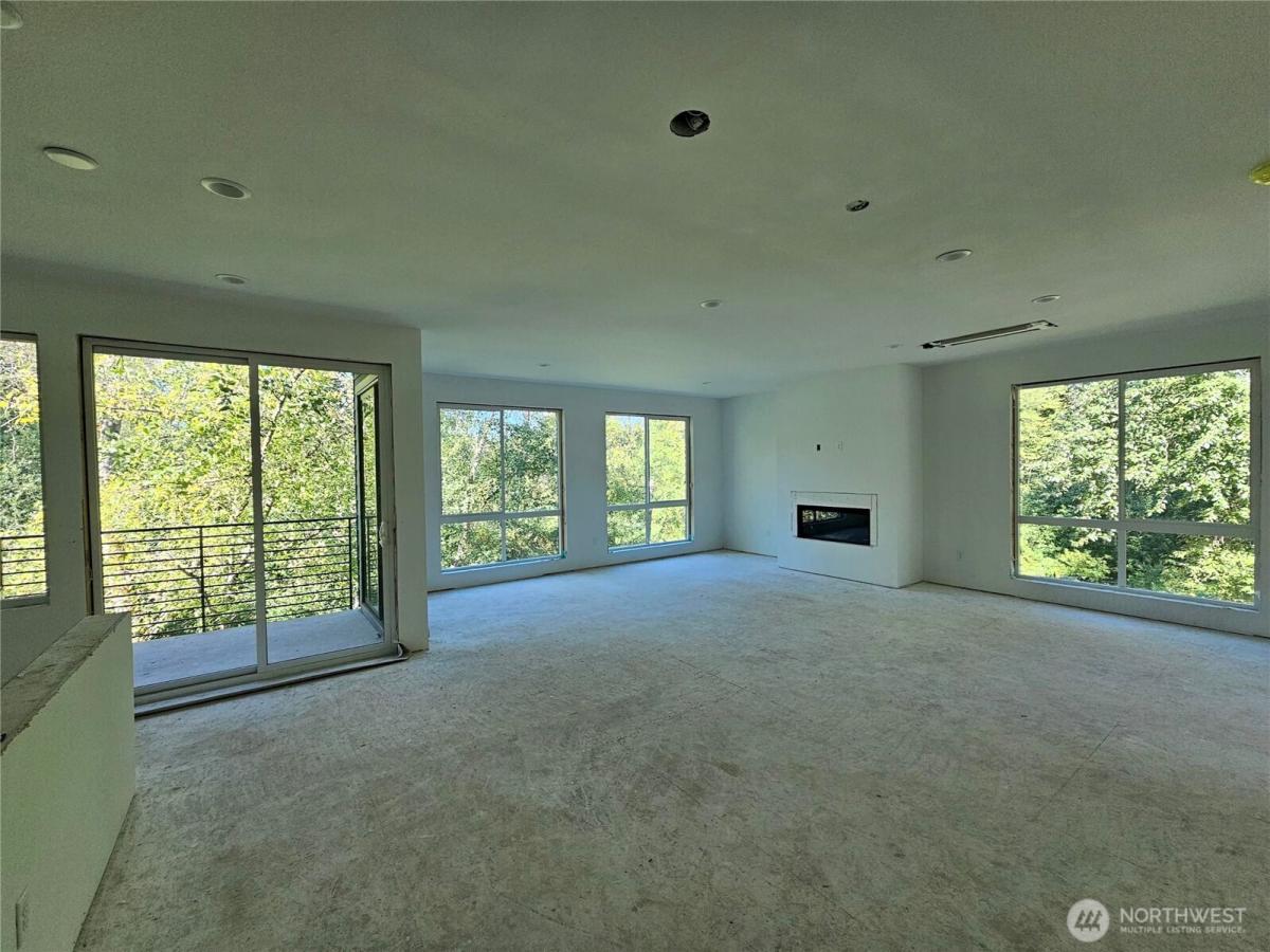MLS #NWM2536057 image #0