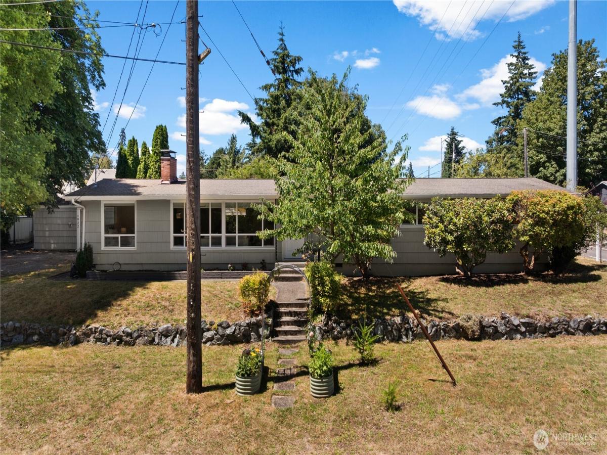 MLS #NWM2536163 image #0