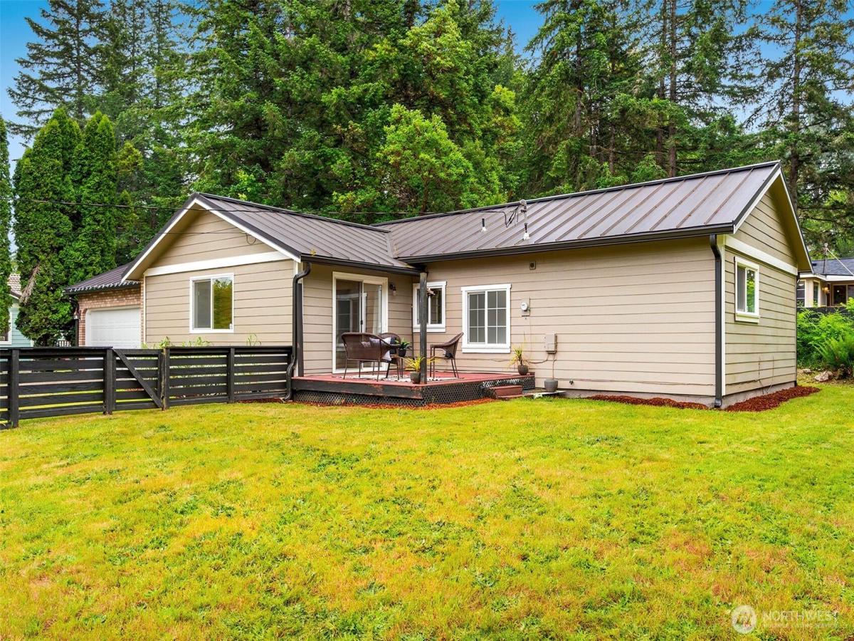 MLS #NWM2536271 image #0