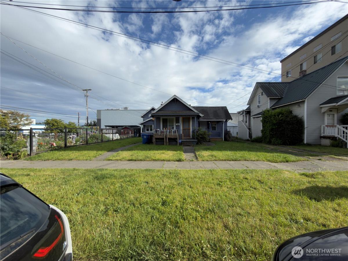 MLS #NWM2536370 image #0