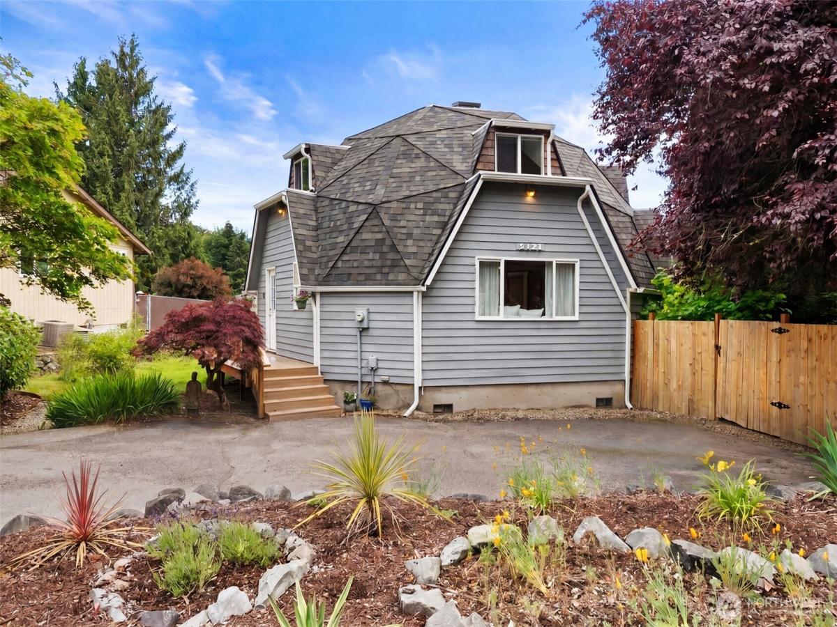 MLS #NWM2536548 image #0