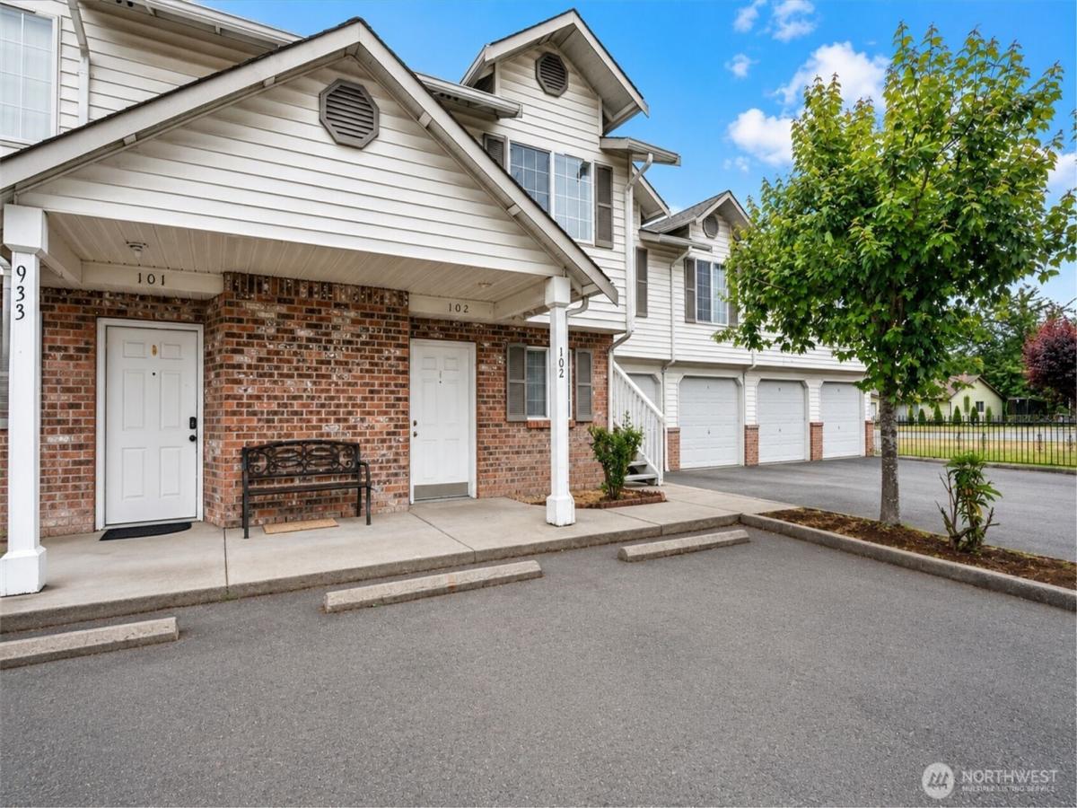 MLS #NWM2537880 image #0