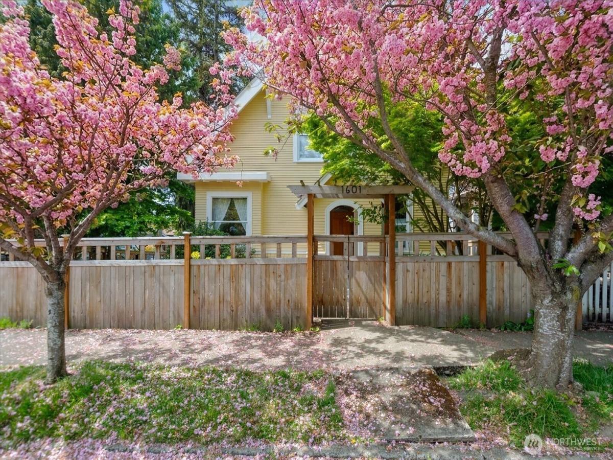 MLS #NWM2538041 image #0