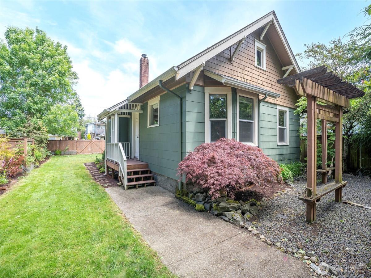 MLS #NWM2538657 image #0