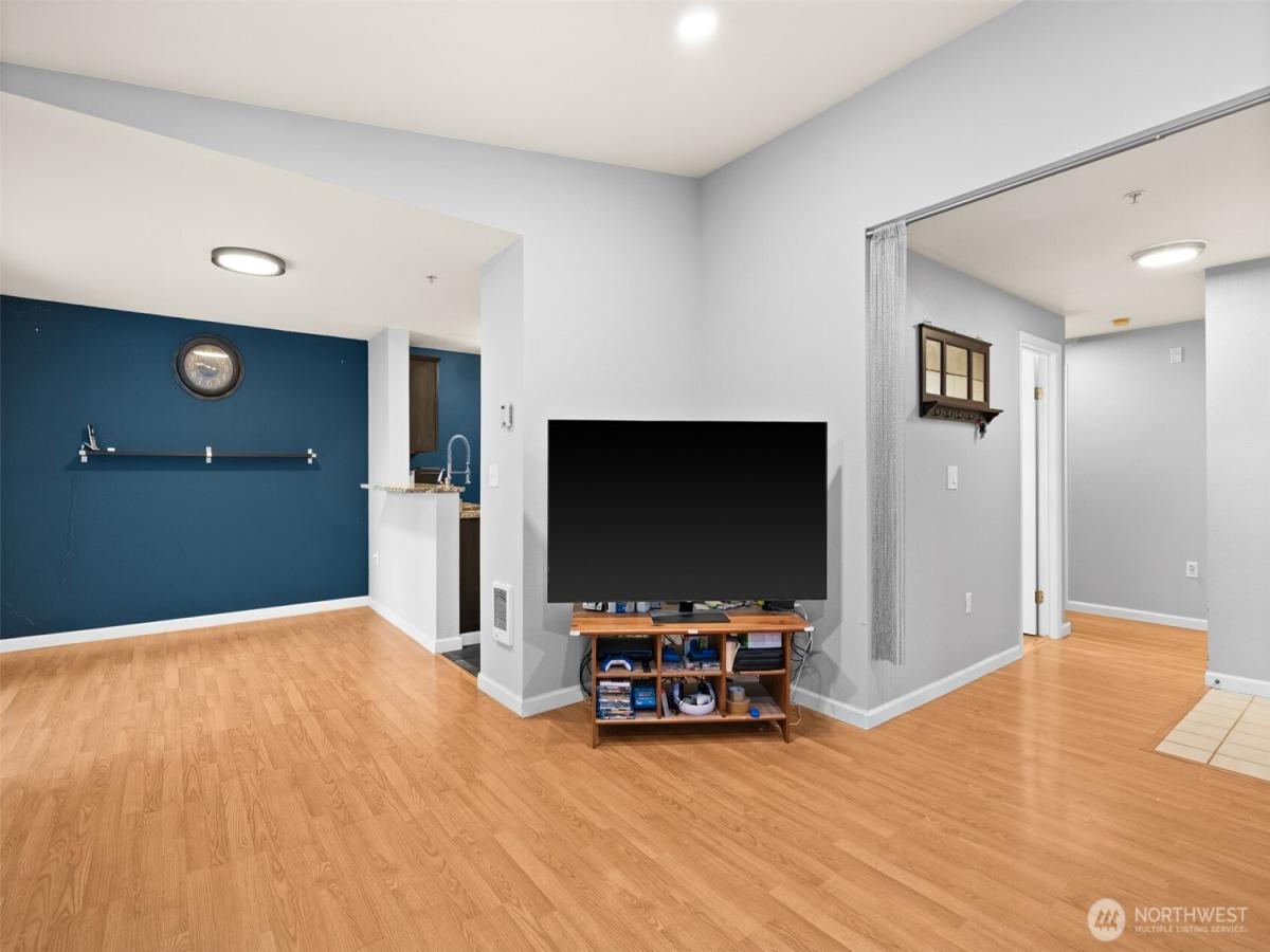 MLS #NWM2539008 image #0