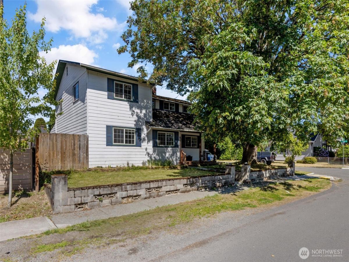 MLS #NWM2539404 image #0
