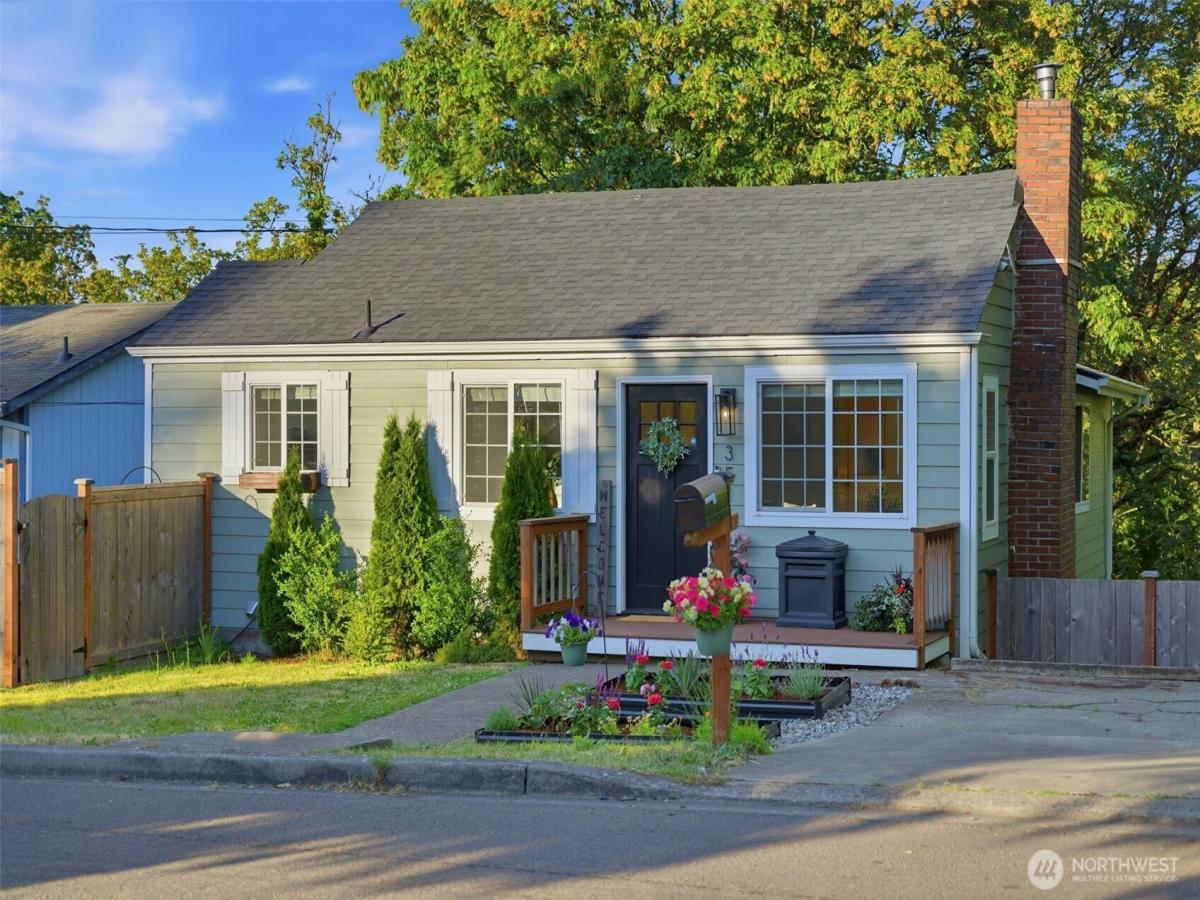 MLS #NWM2542374 image #0