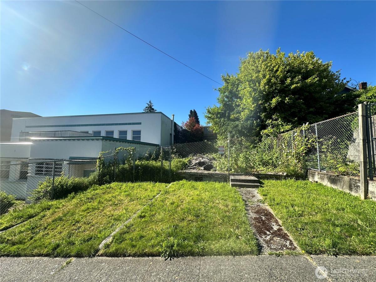 MLS #NWM2543272 image #0