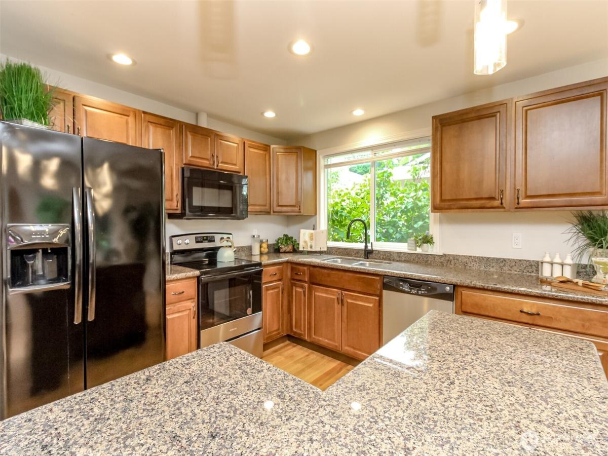 MLS #NWM2543553 image #0