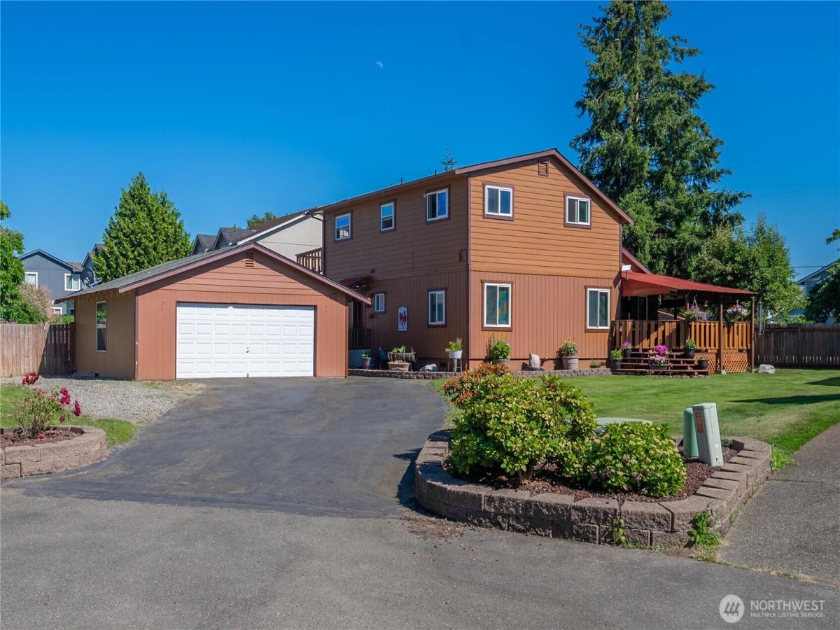 MLS #NWM2544357 image #0