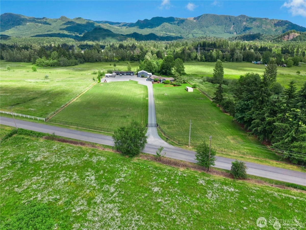 MLS #NWM2545609 image #0