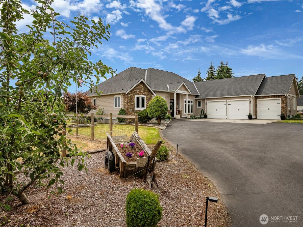 MLS #NWM2545973 image #0