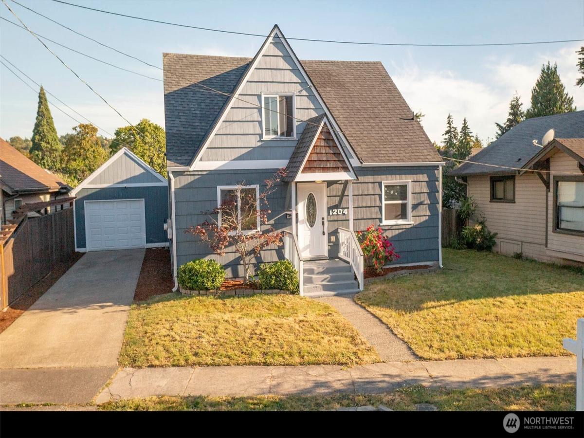 MLS #NWM2546237 image #0