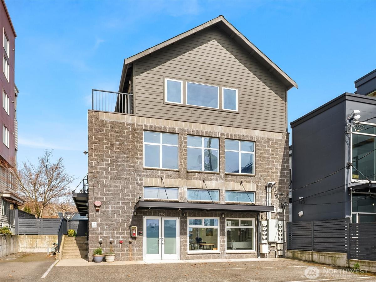 MLS #NWM2546668 image #0