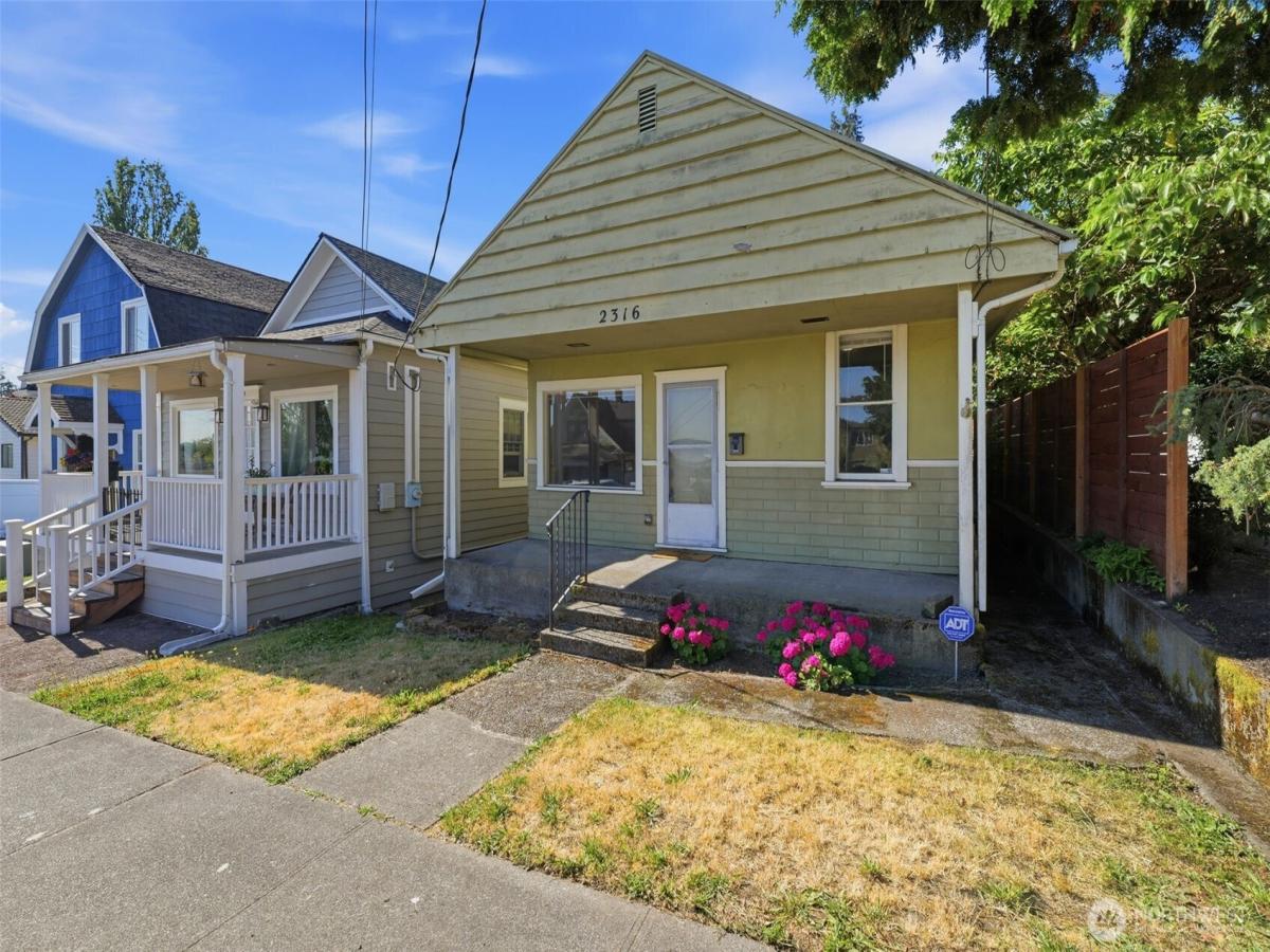 MLS #NWM2548433 image #0