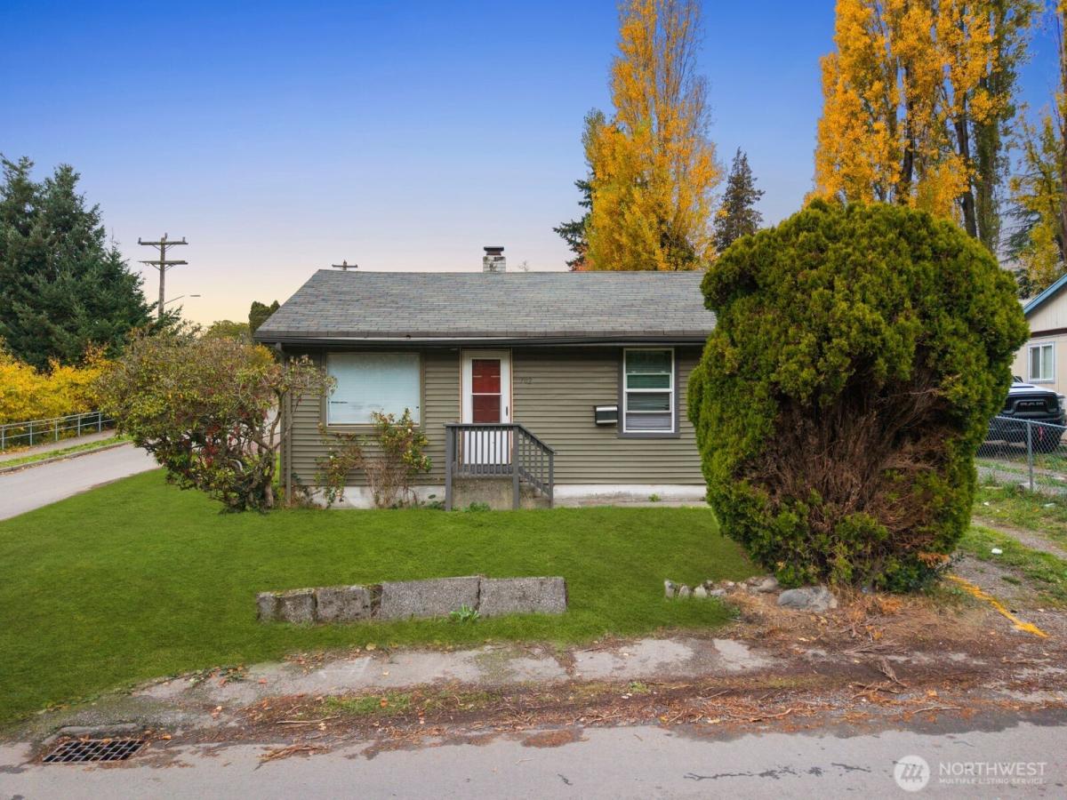 MLS #NWM2548900 image #0