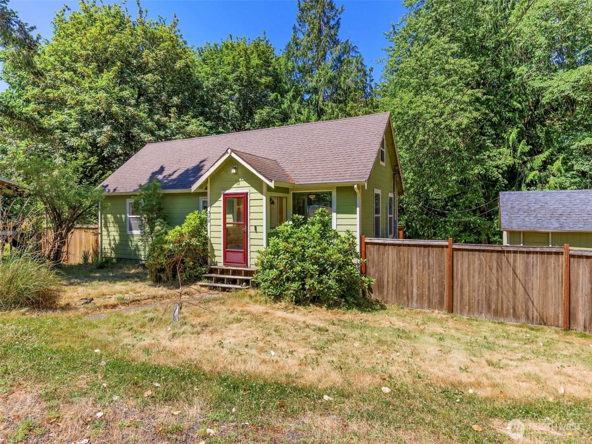 MLS #NWM2550123 image #0