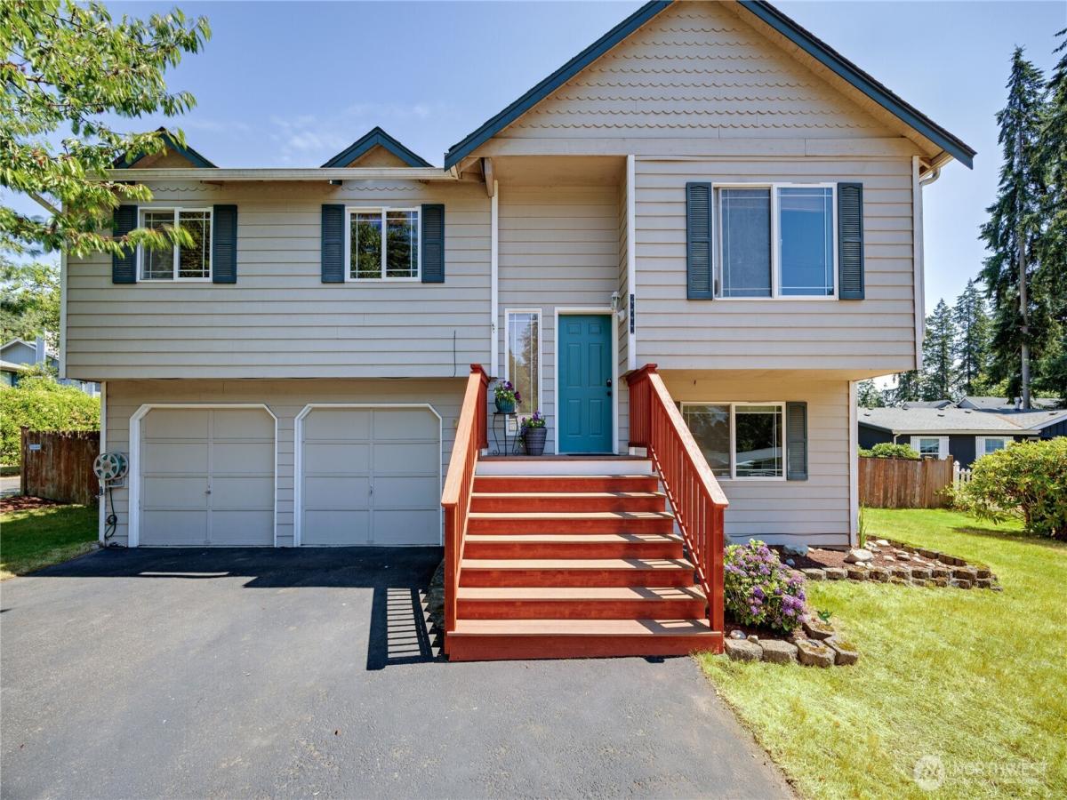 MLS #NWM2550608 image #0